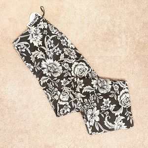 NWT Stretch Floral Gray trouser pants